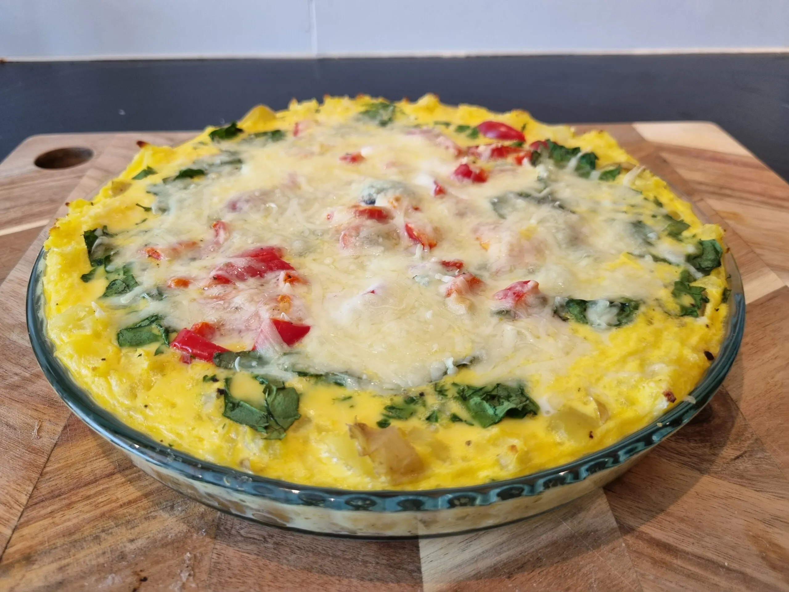 Potetpai med grønnsaker og egg