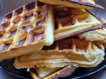 Oppskrift 52: Mine første belgiske vafler Fem-seks belgiske vafler liggende på herandre